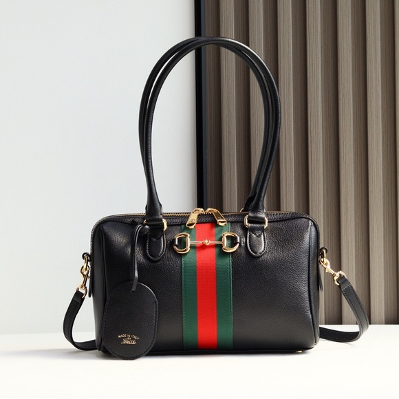 Gucci. Handbags - GUCCI Borsetto Boston Bag with Gold Hardware Leather Shoulder Bag